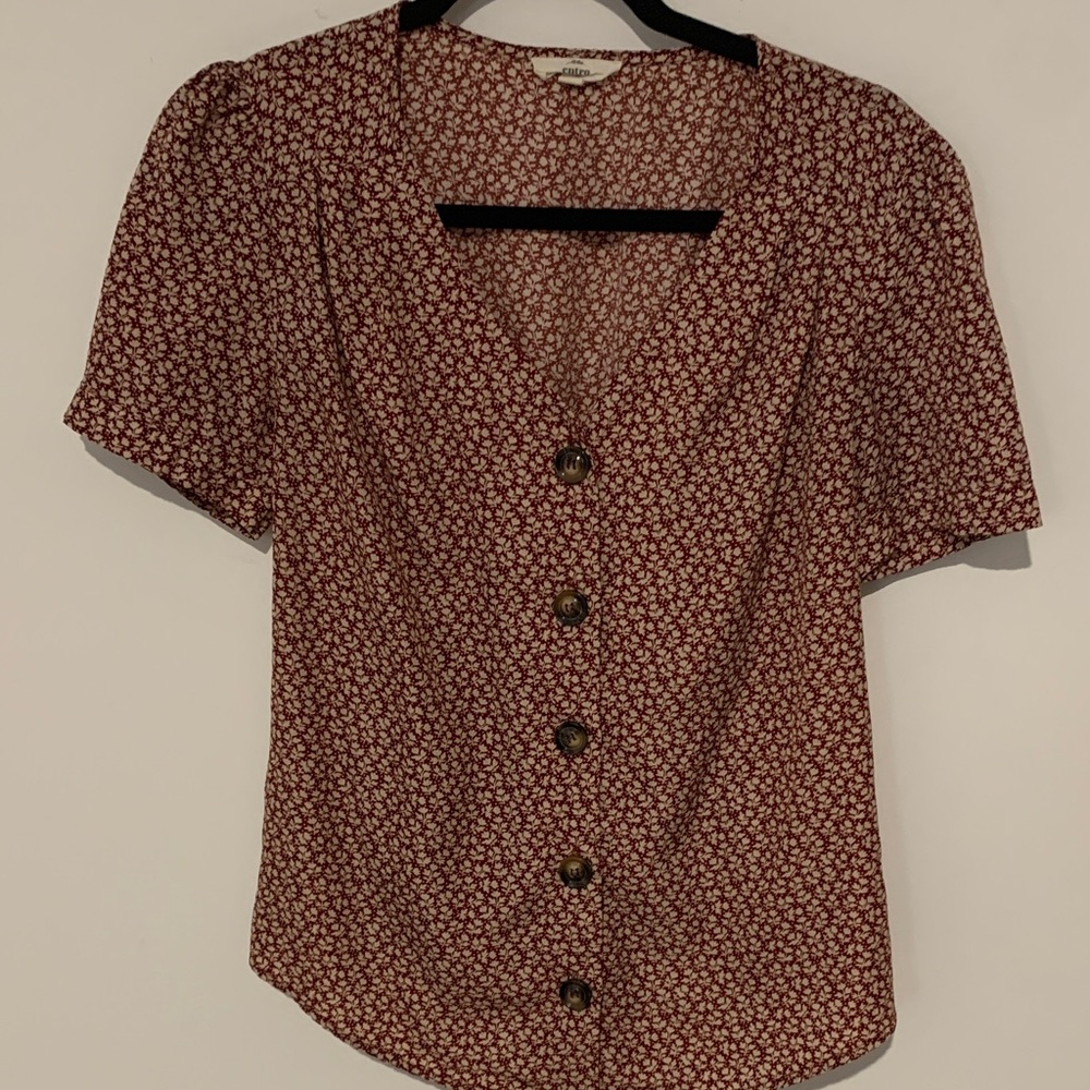 Entro Burgundy Floral Button-Down Blouse cap sleeve cuffed